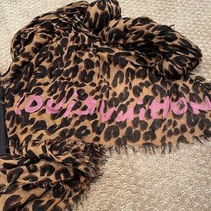 Louis Vuitton leopard scarf